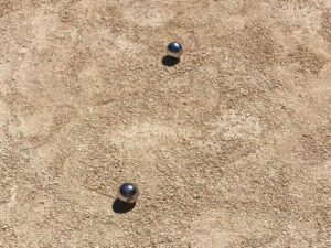Le terrain de pétanque